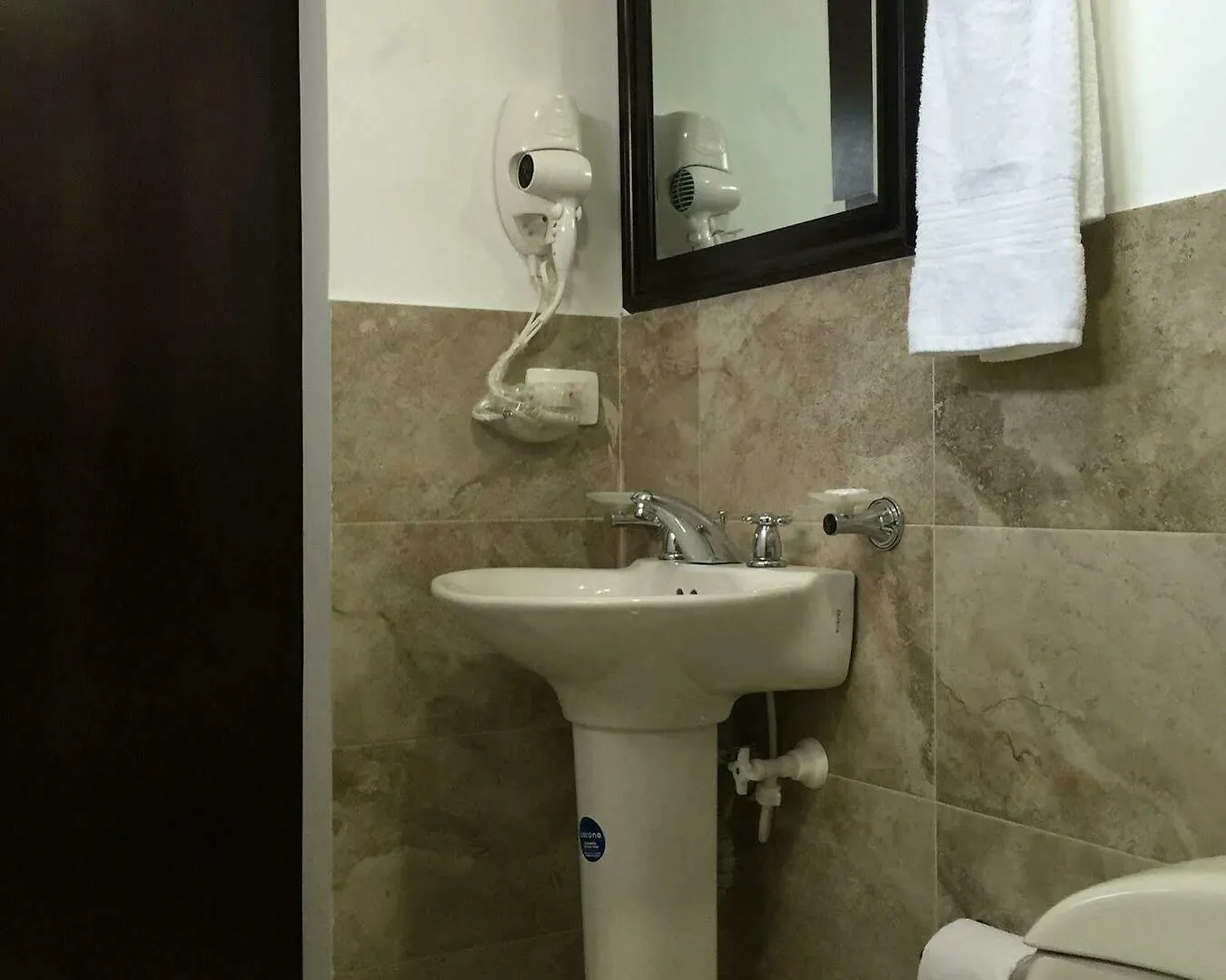 Guest house Hostal Marlyn San Andres